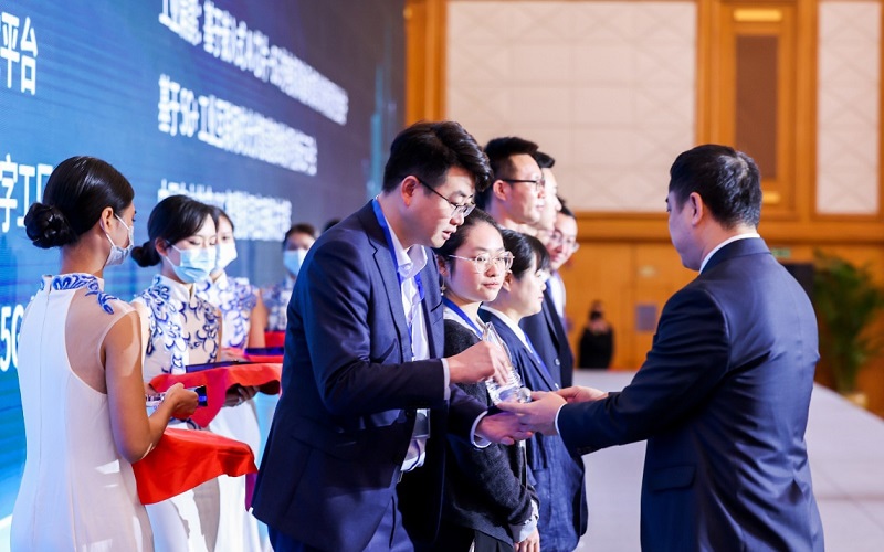 Huawei partners